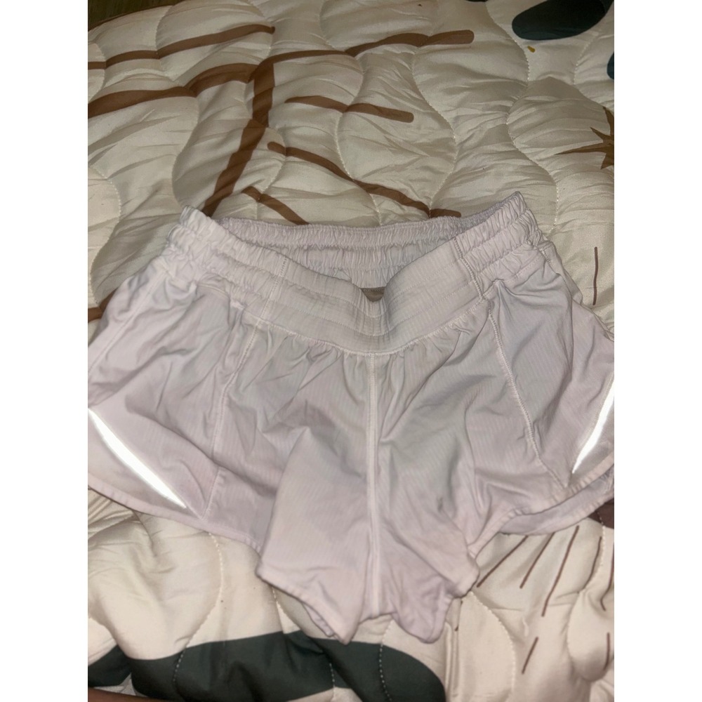 Lululemon Hotty Hot High-Rise Lined Short 2.5 Light Pink Lavender Size 6